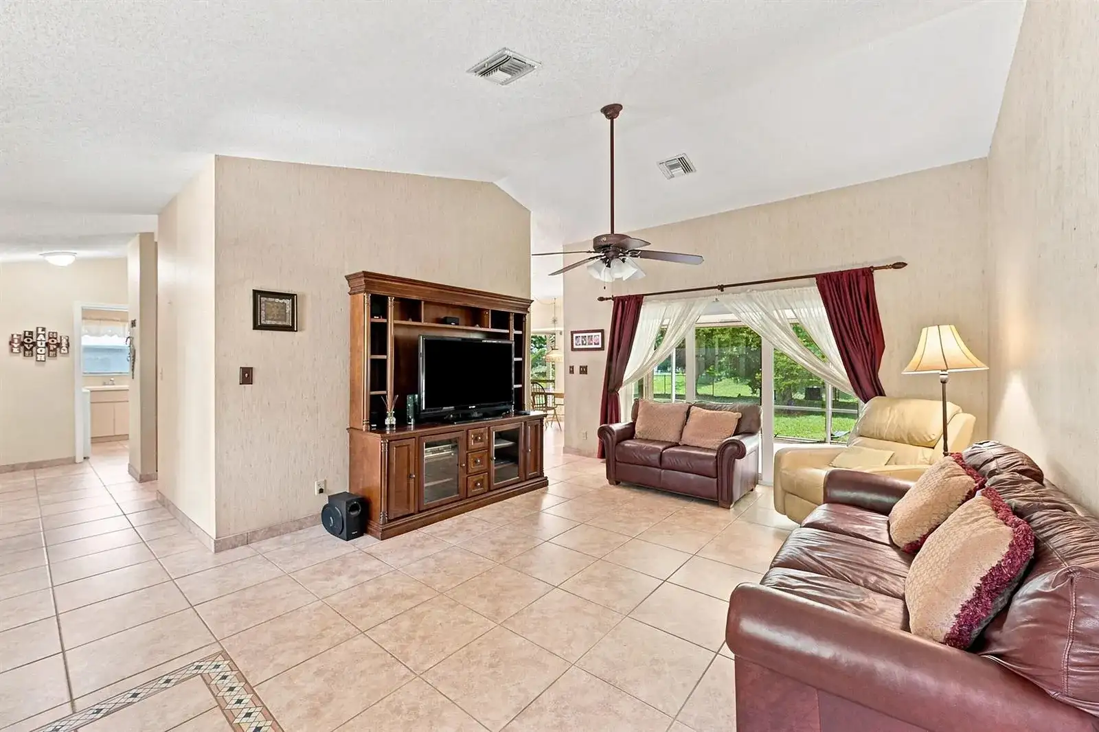 2111 NW 86TH Way, Coral Springs FL 33071 photo 4