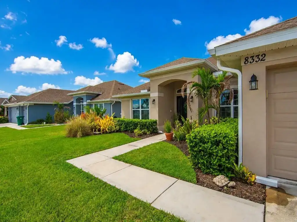 8332 Amalfi Circle, Fort Pierce FL 34951 photo 5