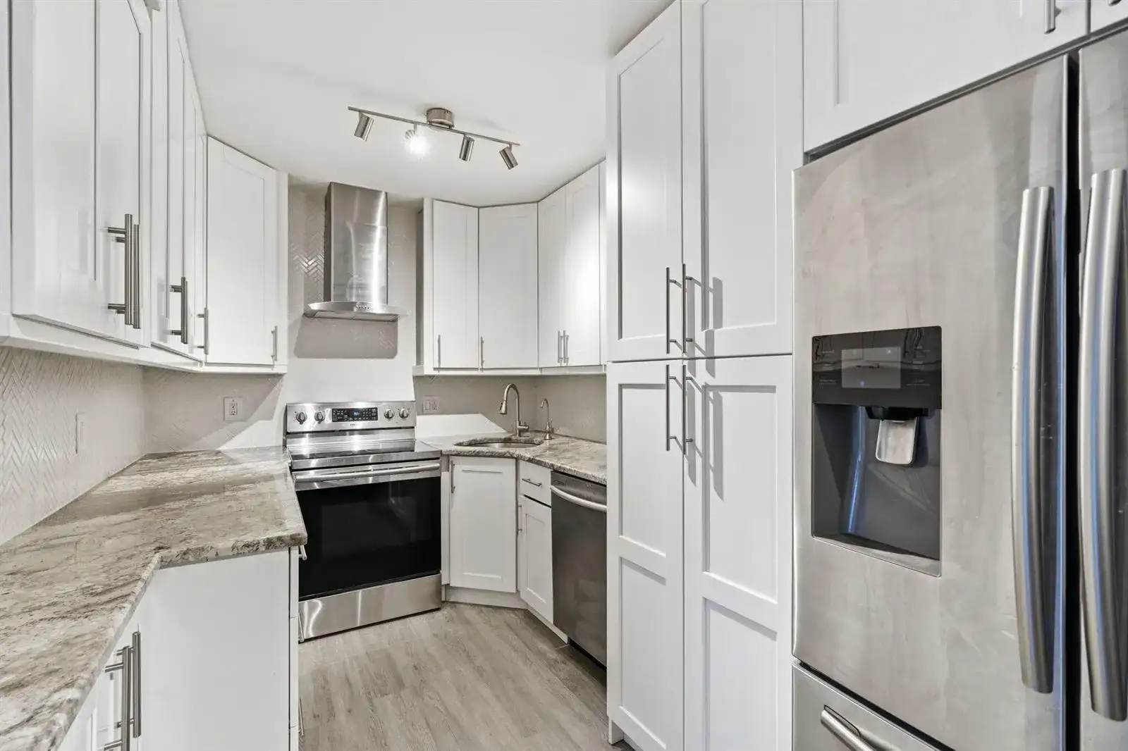 1104 GREEN PINE Boulevard # G1, West Palm Beach FL 33409 photo 5