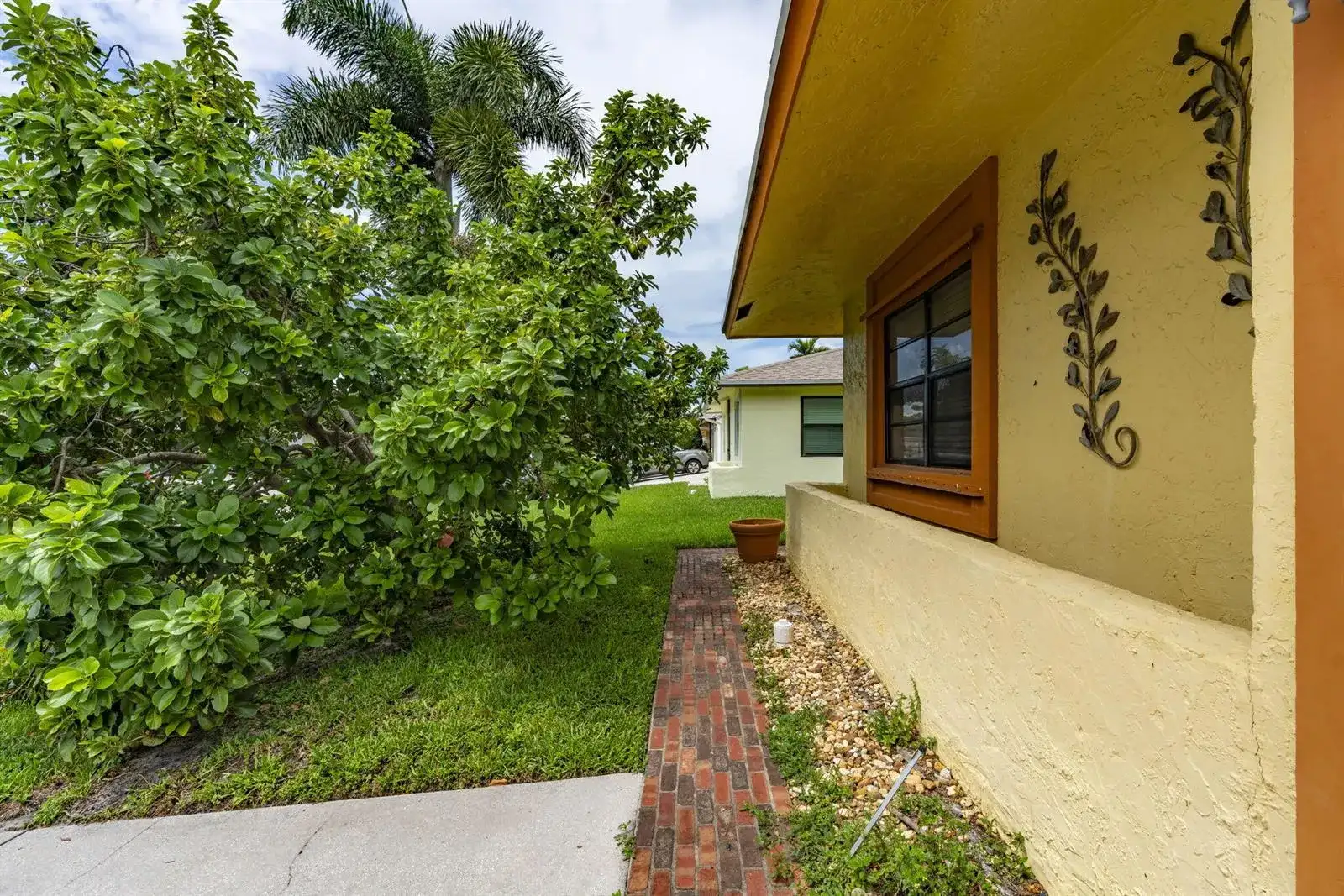 4917 LUQUI Court, West Palm Beach FL 33415 photo 2