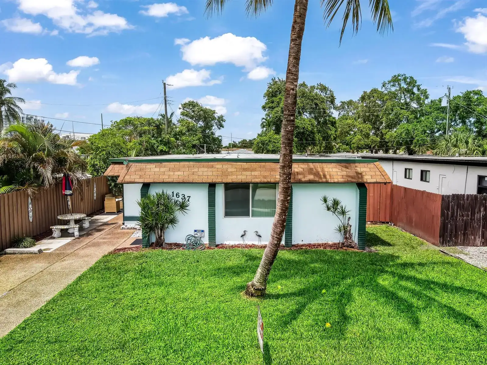 1637 Taft Street, Hollywood FL 33020