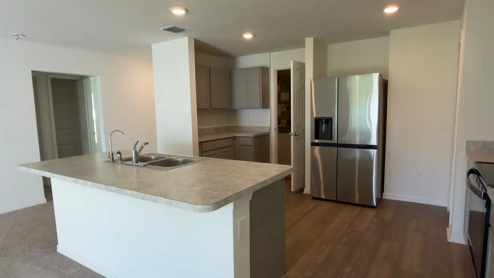 2507 SE CHARLESTON Drive, Port St. Lucie FL 34952 photo 5