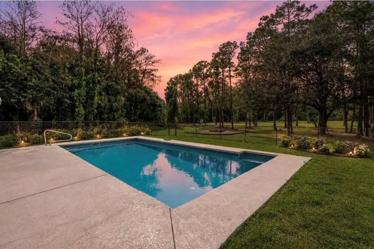 2195 F Road, Loxahatchee FL 33470