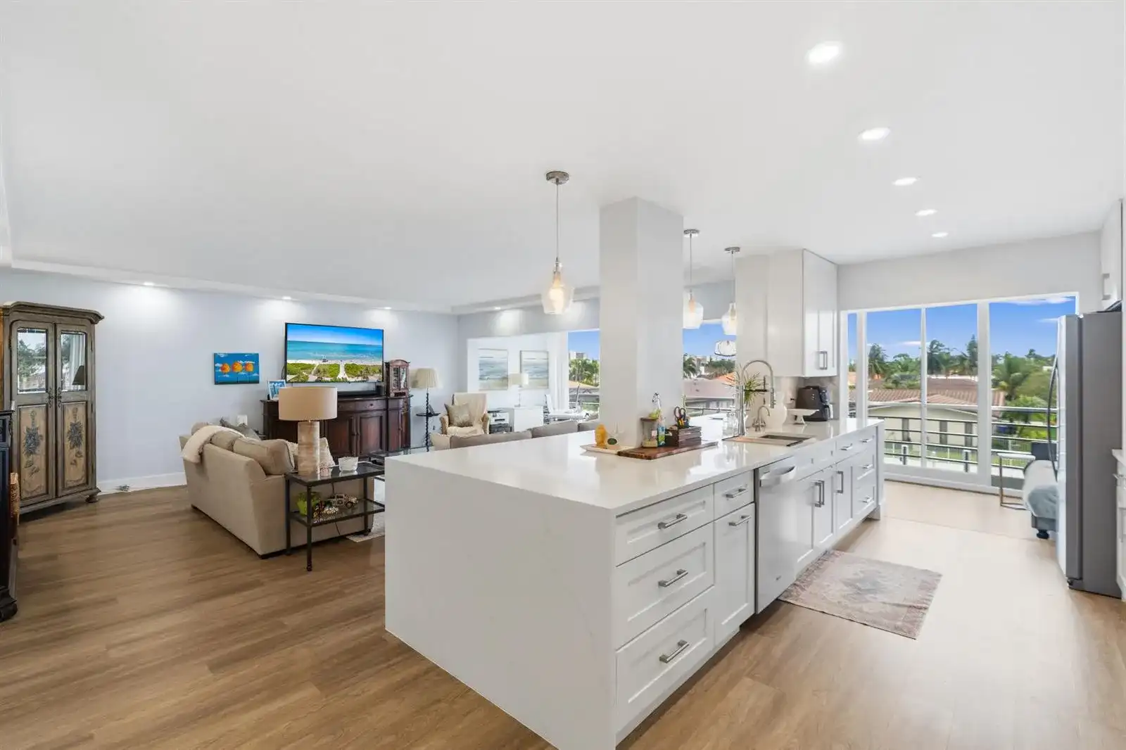 3050 NE 47TH Court # 203, Fort Lauderdale FL 33308