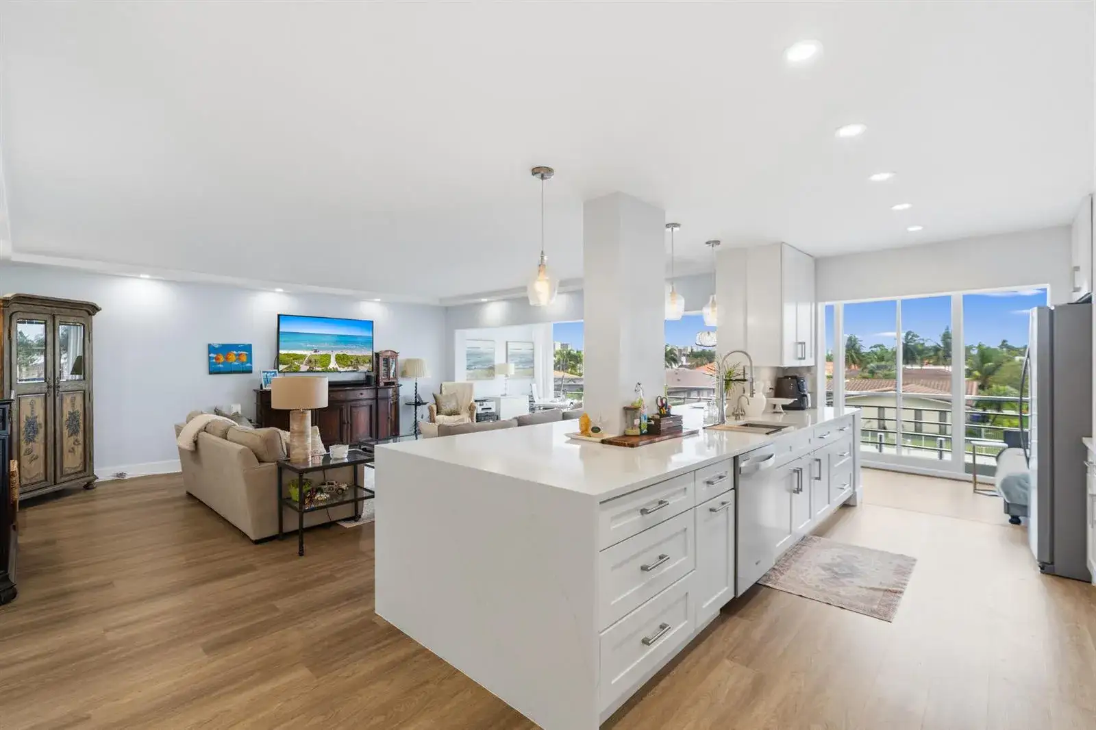 3050 NE 47TH Court # 203, Fort Lauderdale FL 33308