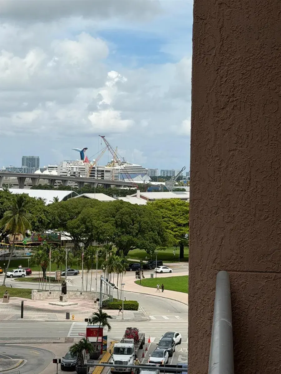 244 BISCAYNE Boulevard # 645, Miami FL 33132