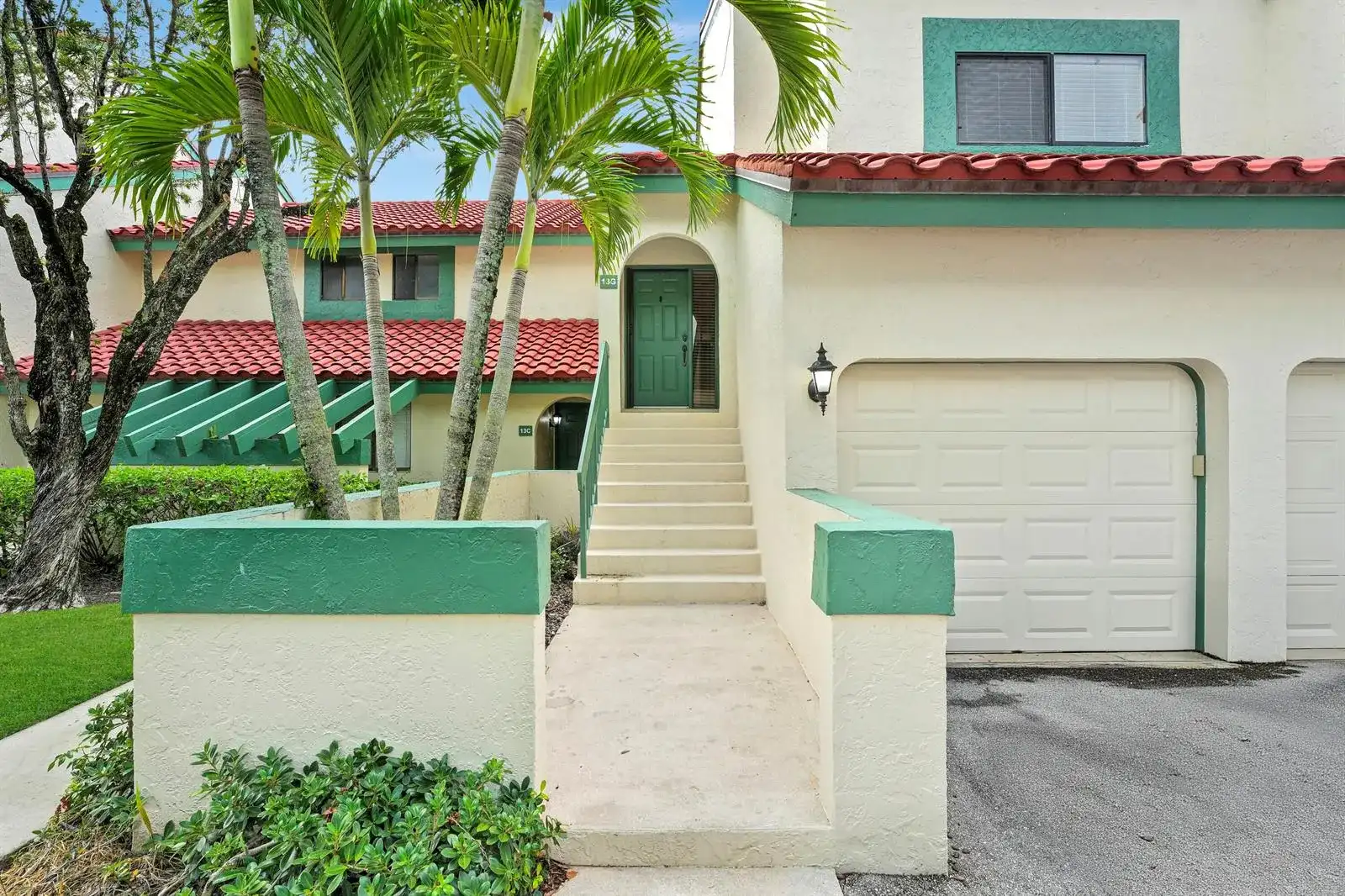 13 LEXINGTON Lane E # G, Palm Beach Gardens FL 33418