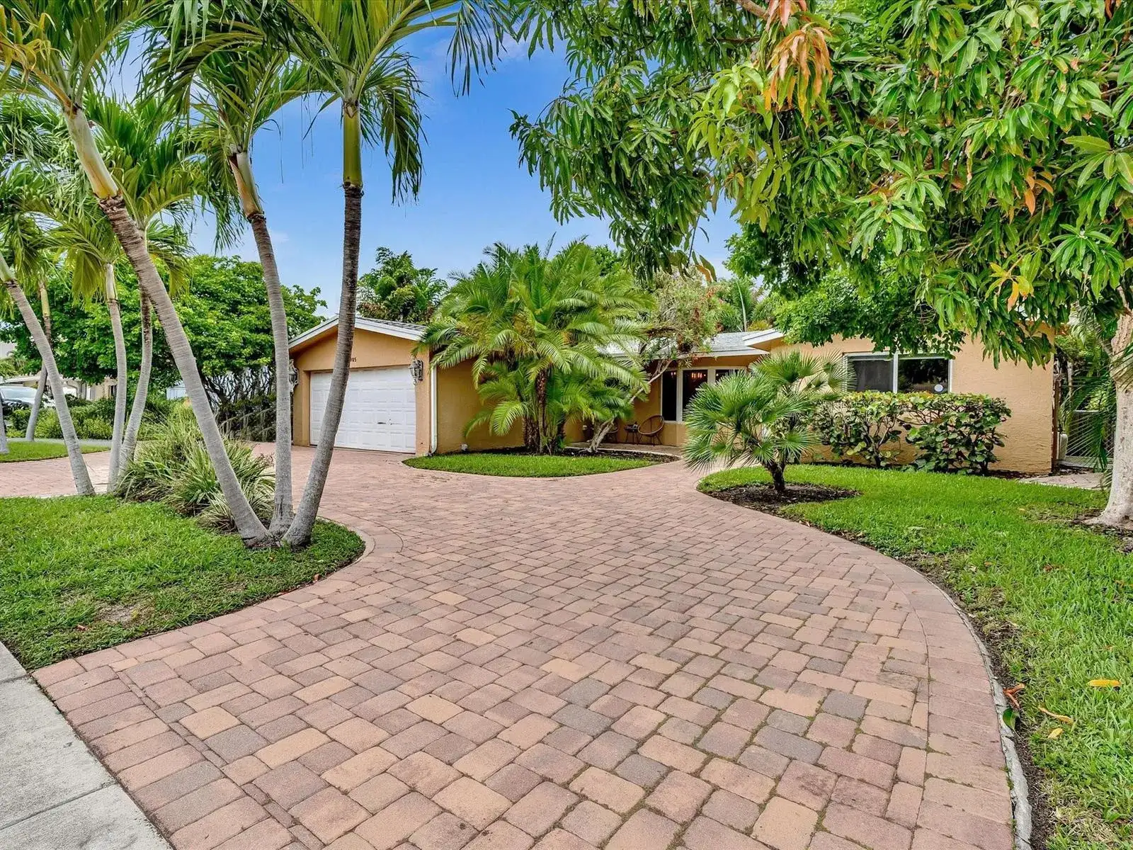 905 SE 13TH Court, Deerfield Beach FL 33441 photo 2