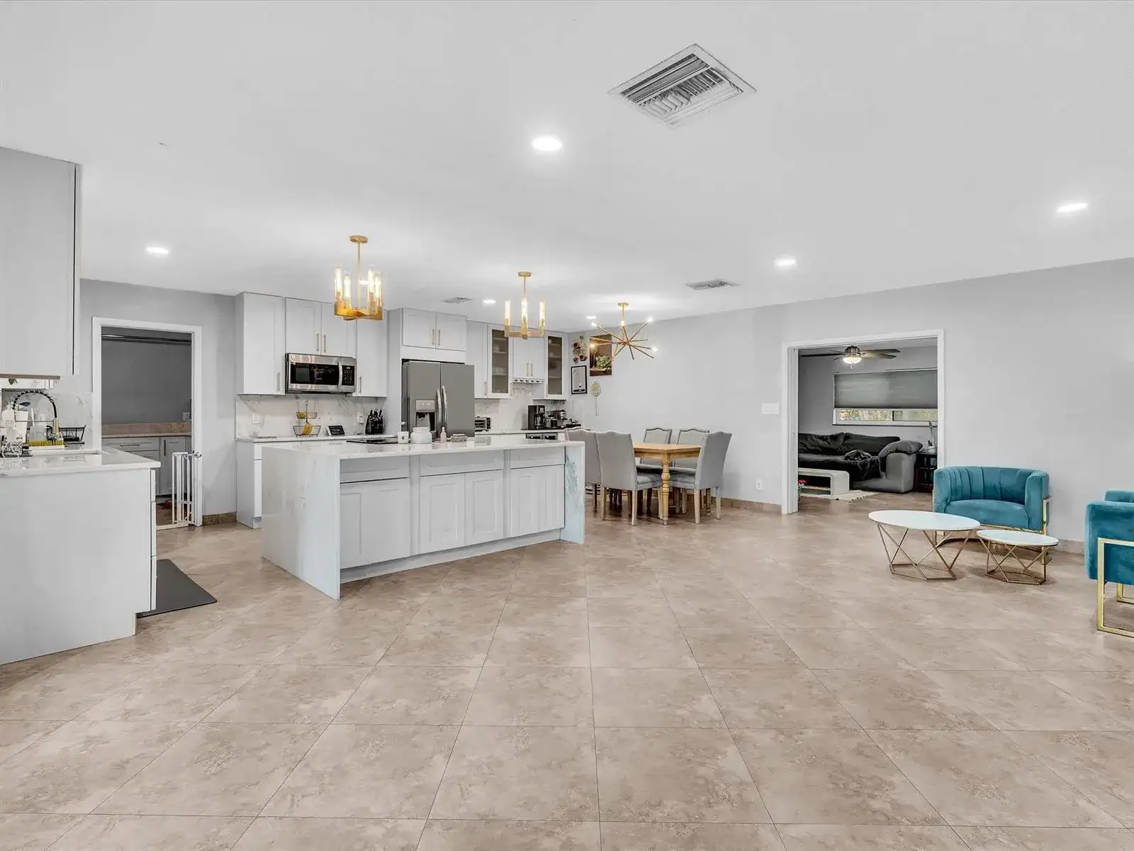 905 SE 13TH Court, Deerfield Beach FL 33441 photo 5