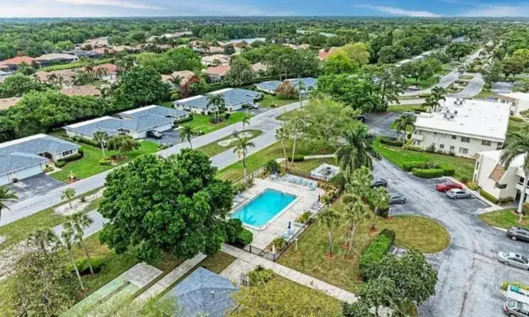 7211 W COUNTRY CLUB Drive N # 135, Sarasota FL 34243 photo 2