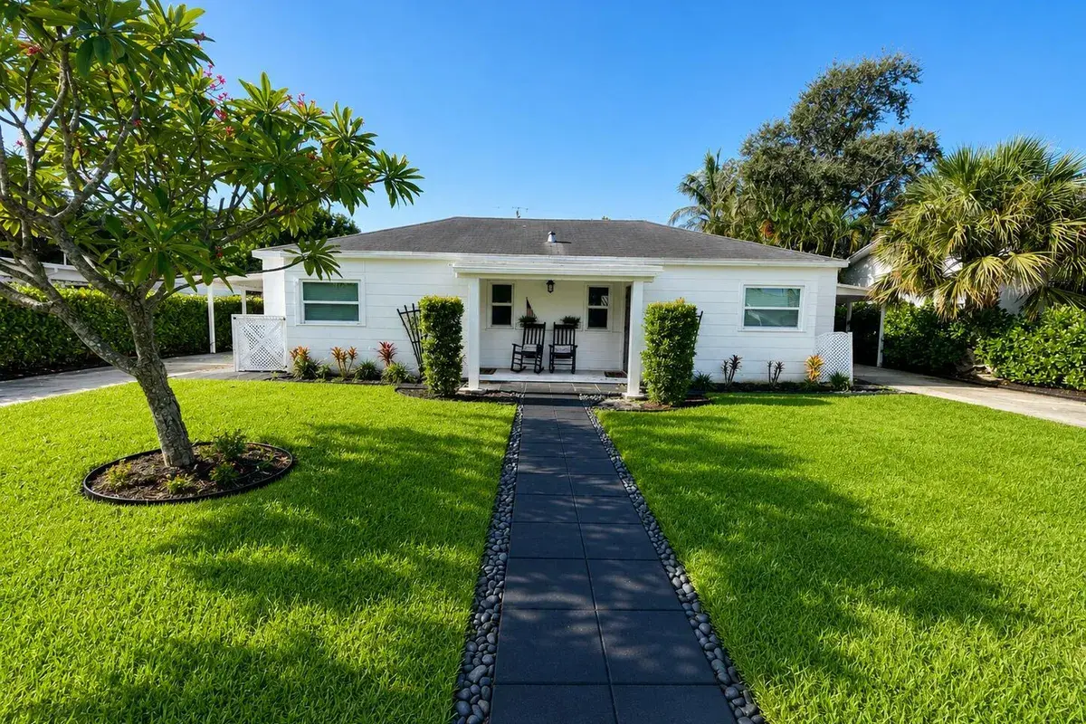 124 MAYFIELD Road, Lantana FL 33462