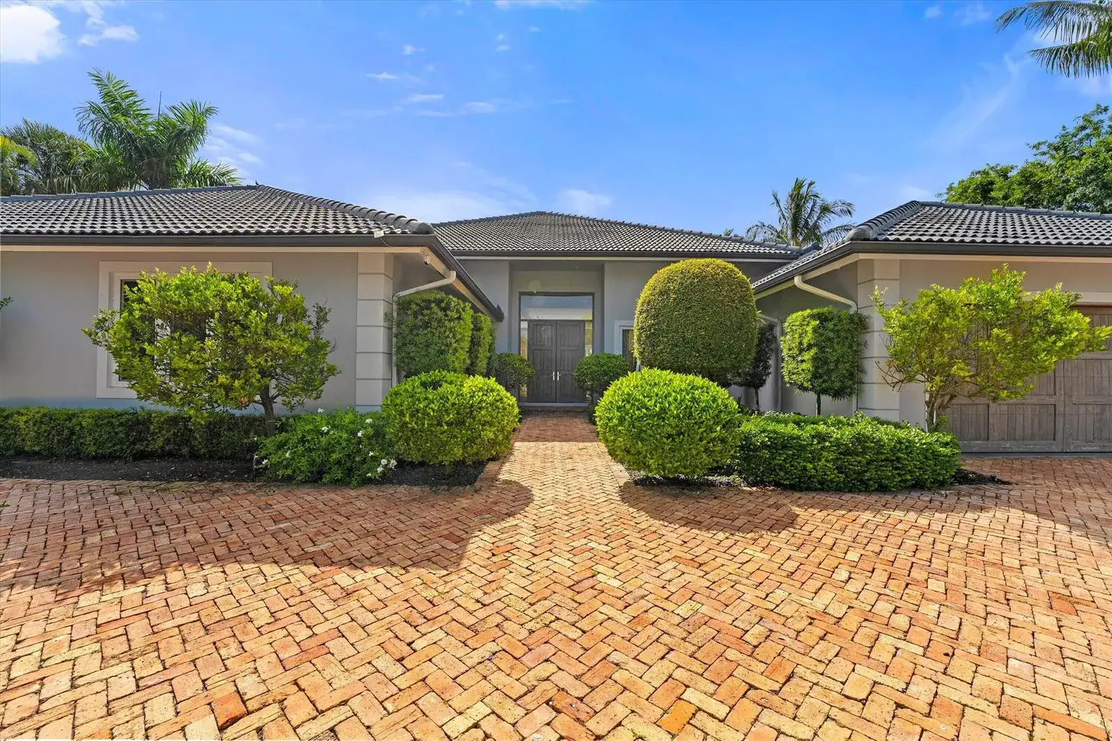 2440 Golf Brook Drive, Wellington FL 33414 photo 3