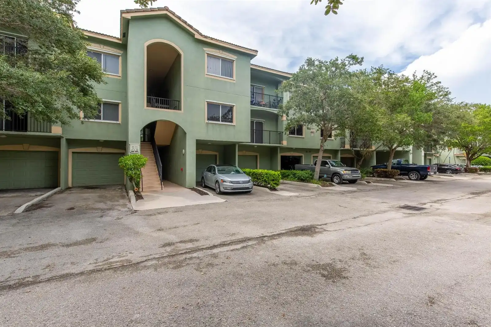 350 Crestwood Circle # 203, Royal Palm Beach FL 33411