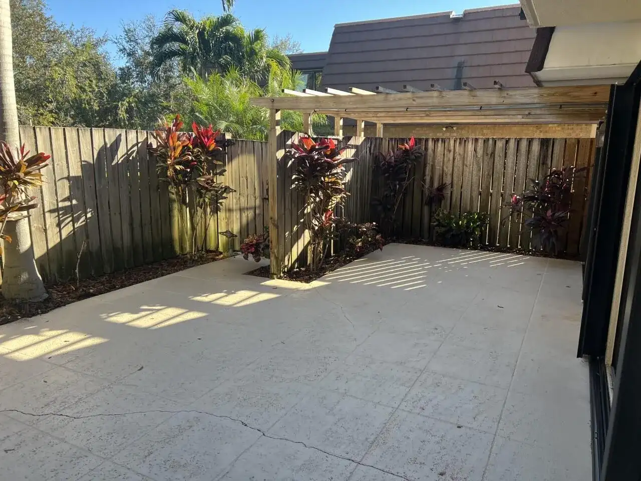 2004 20th Lane, Palm Beach Gardens FL 33418 photo 3