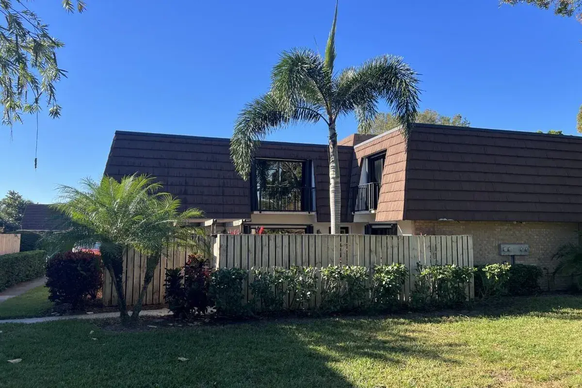 2004 20th Lane, Palm Beach Gardens FL 33418
