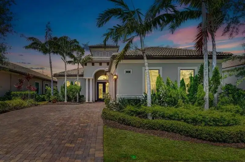 183 Calmo Circle, Port St. Lucie FL 34984 photo 2