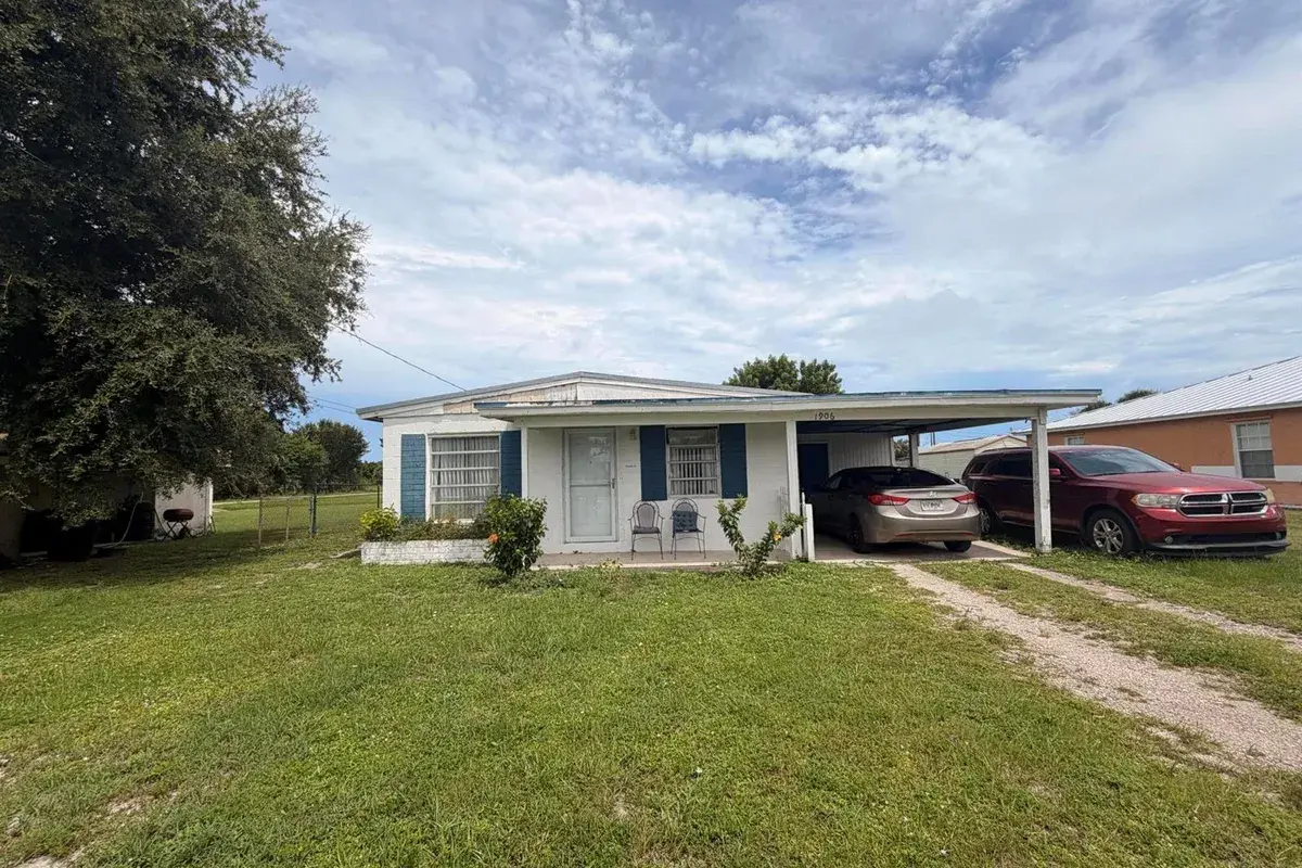 1906 N 16th Court, Fort Pierce FL 34950