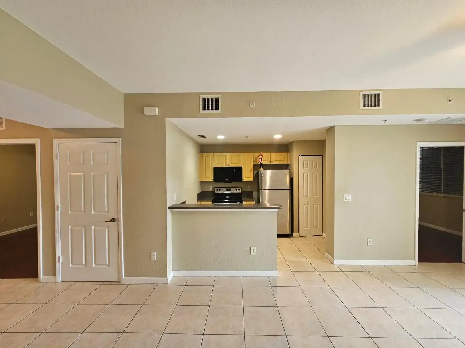 1927 MARSH HARBOR Drive, Riviera Beach FL 33404 photo 3