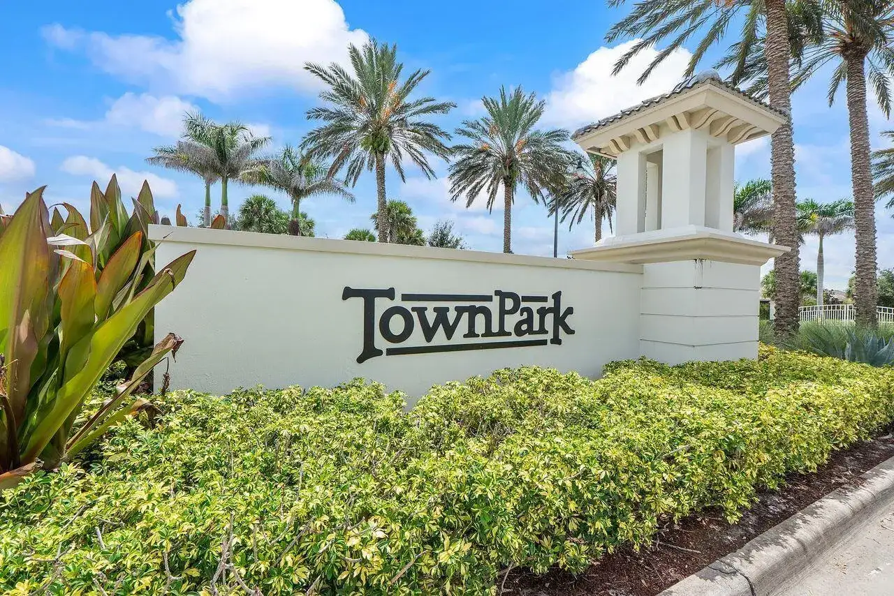11151 SW Lake Park Drive, Port St. Lucie FL 34987 photo 2