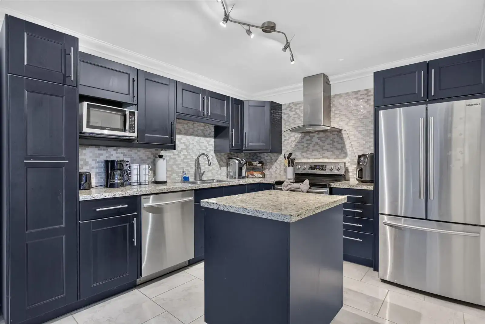 1520 NE 34TH Court, Pompano Beach FL 33064 photo 2