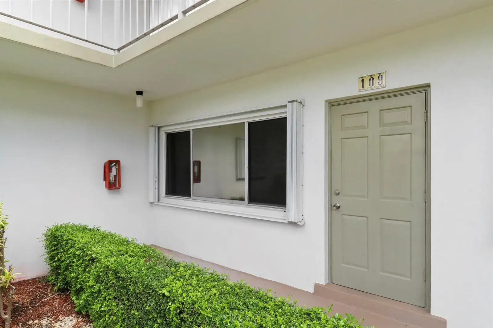 3040 LAKE OSBORNE Drive # 109, FL 33461 photo 4