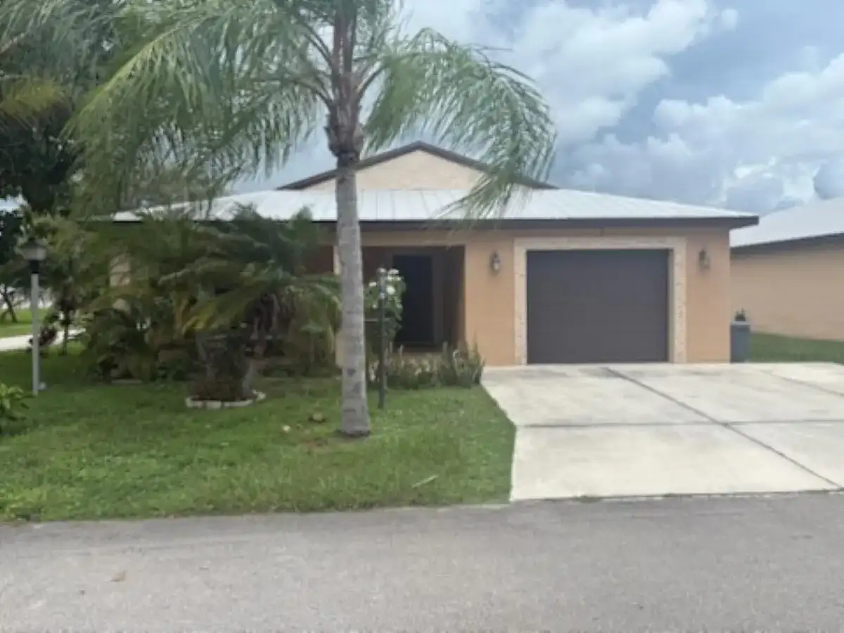 1 Barcelona Lane, Port St. Lucie FL 34952