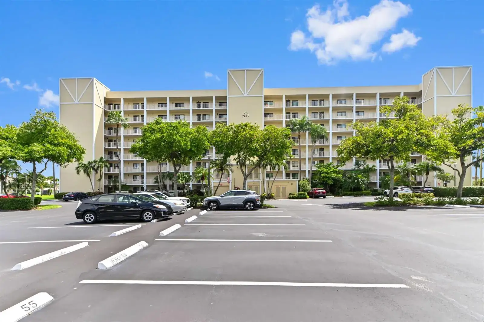 7260 Kinghurst Drive # 106, Delray Beach FL 33446