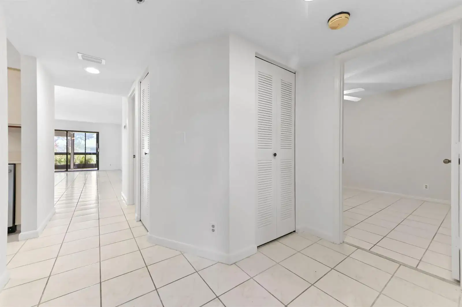 7260 Kinghurst Drive # 106, Delray Beach FL 33446 photo 4