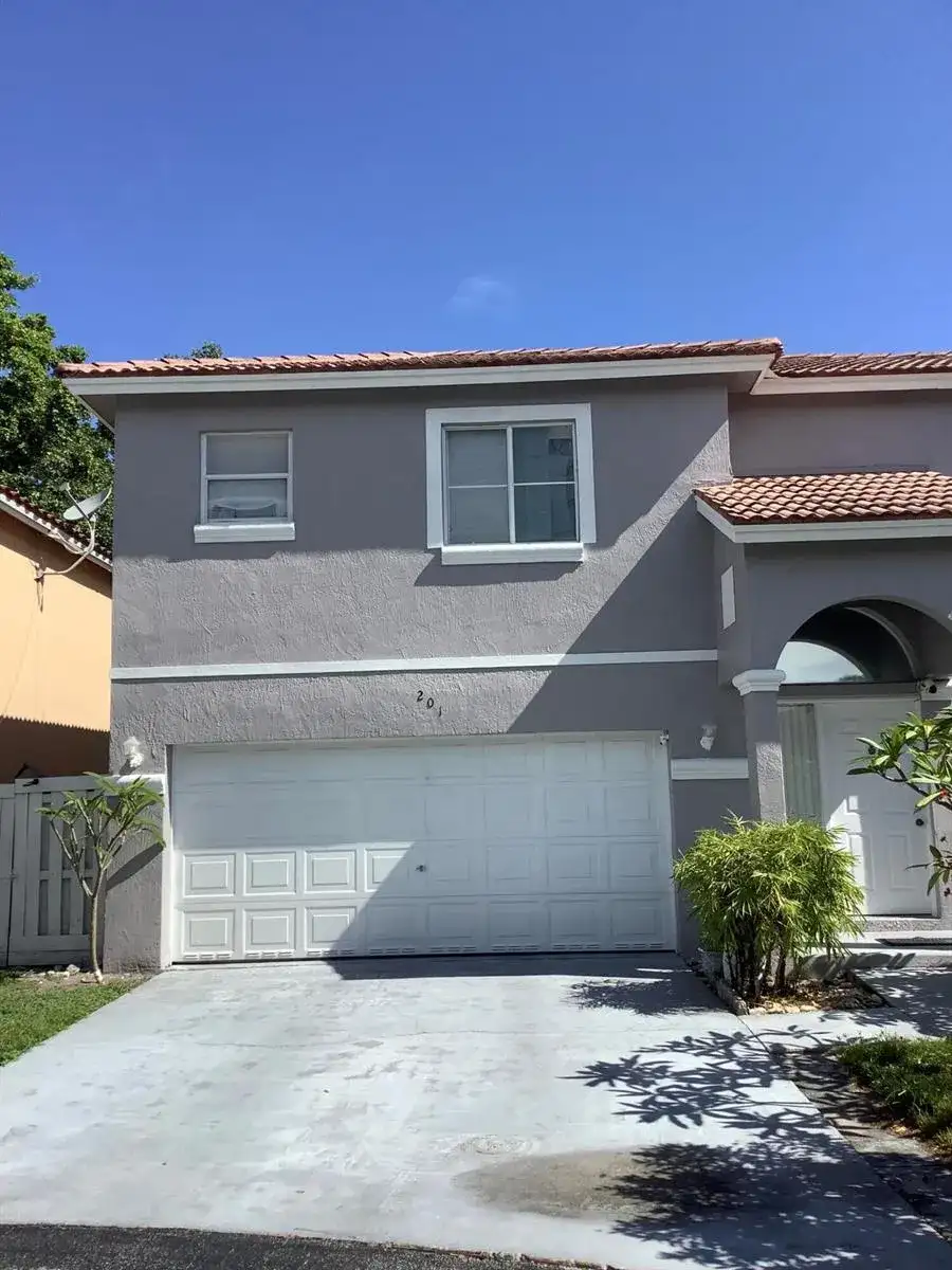 201 SW 98th Terrace, Pembroke Pines FL 33025 photo 5