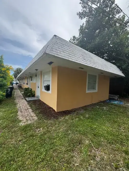 506 18TH Avenue N, FL 33460 photo 2