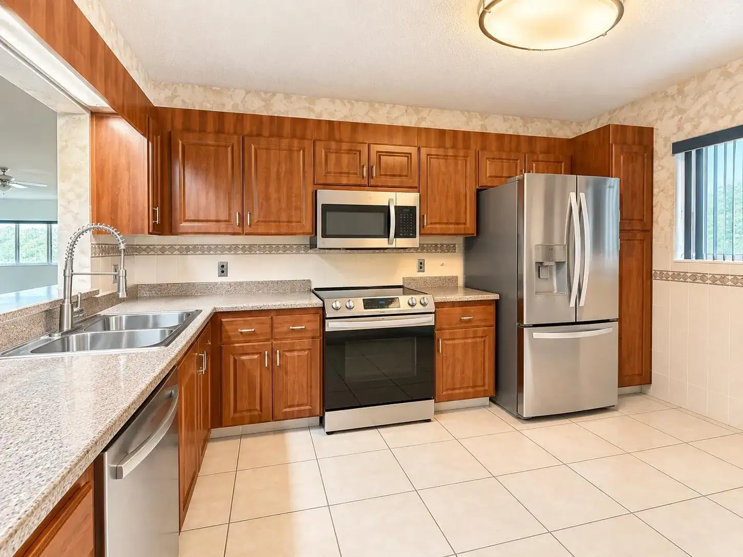 3178 VIA POINCIANA Drive # 411, Lake Worth FL 33467 photo 2