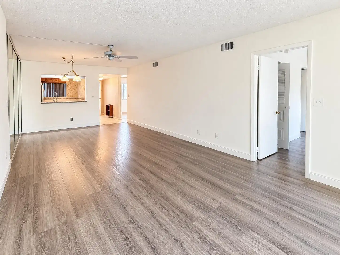 3178 VIA POINCIANA Drive # 411, Lake Worth FL 33467 photo 4