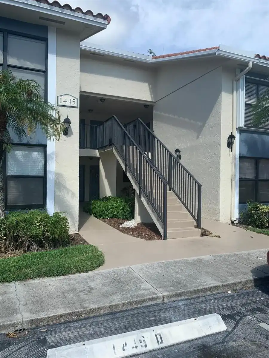 1445 LAKE CRYSTAL Drive # H, West Palm Beach FL 33411
