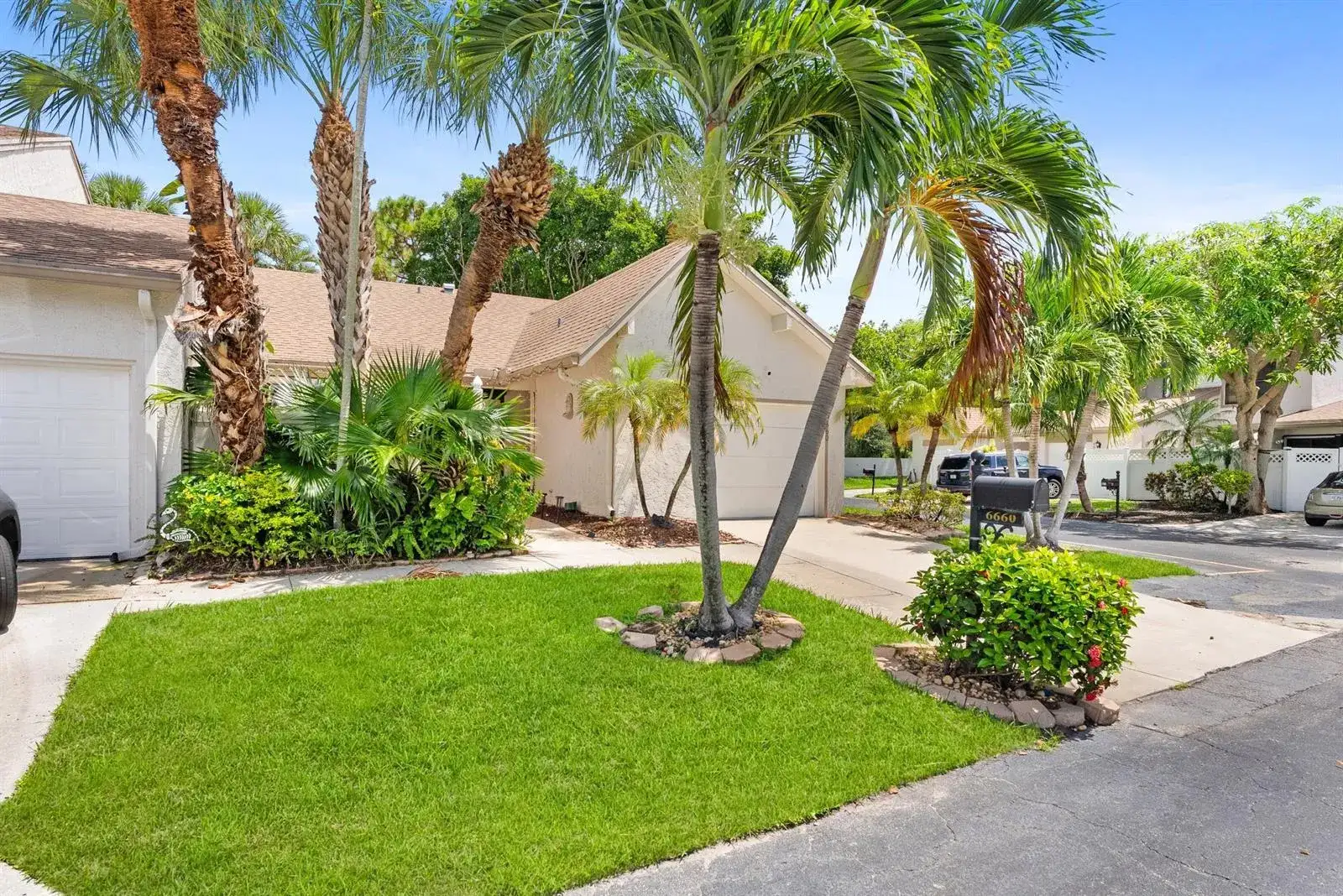 6660 CANARY PALM Circle, Boca Raton FL 33433 photo 3