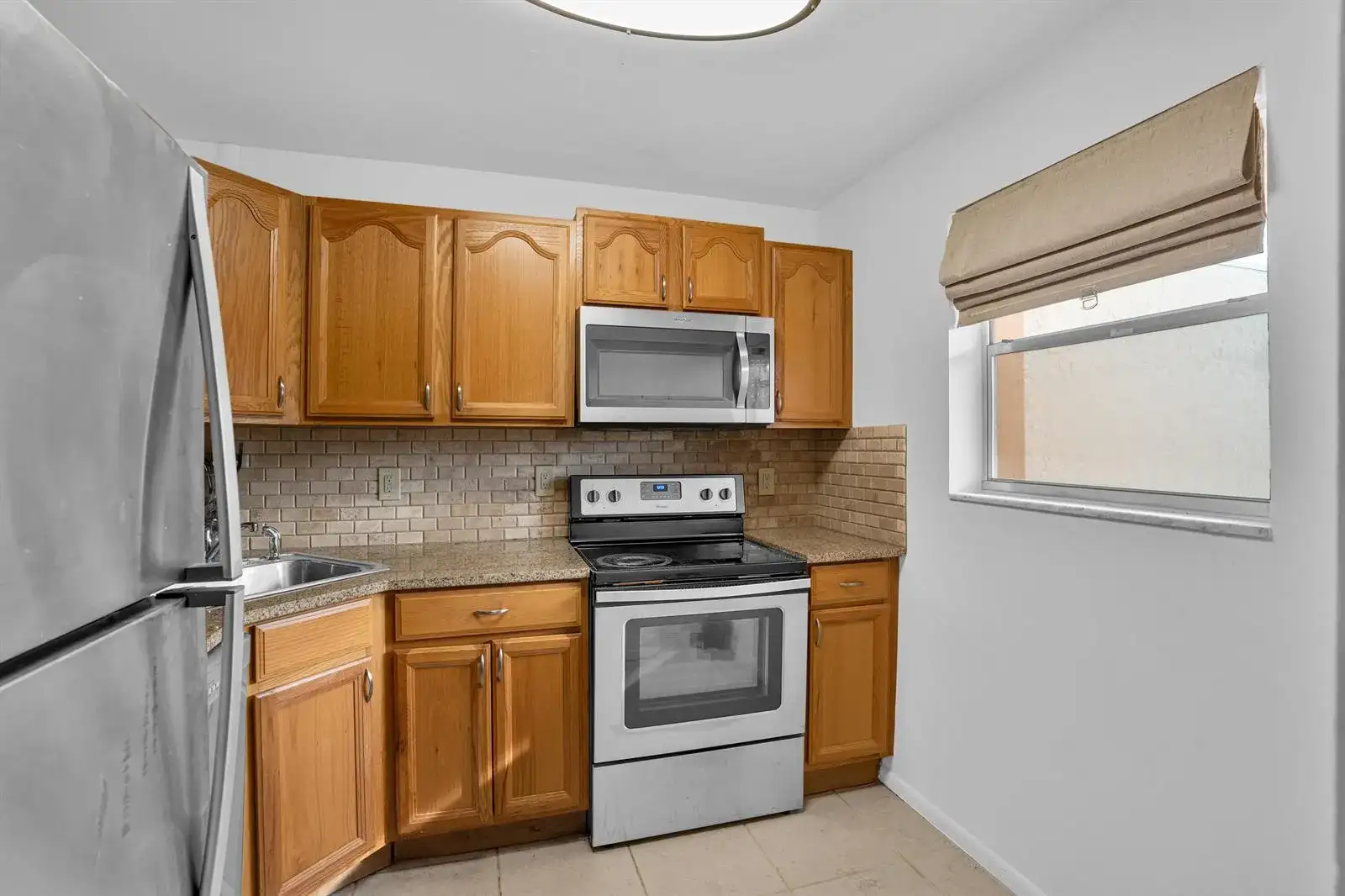 8400 LAGOS DE CAMPO Boulevard # 305, Tamarac FL 33321 photo 2