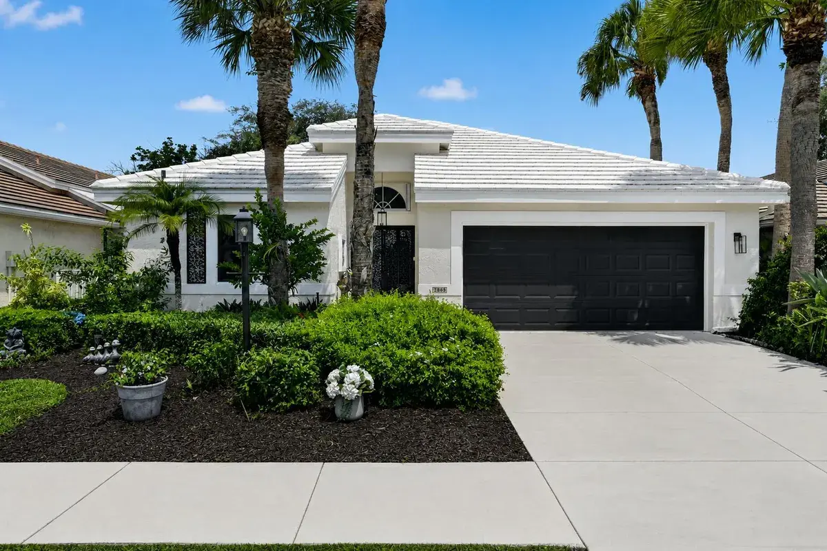 2865 N Clearbrook Circle N, Delray Beach FL 33445