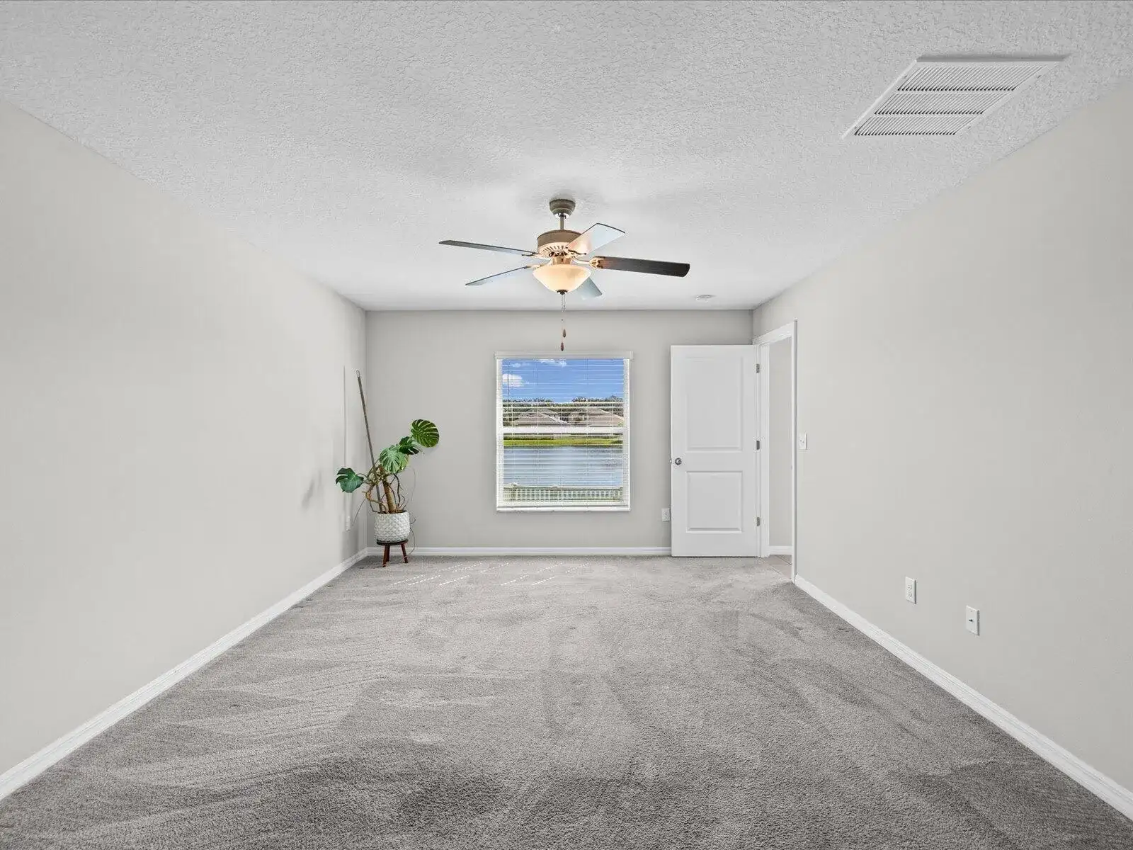 15416 WICKED STRONG Street, FL 33573 photo 4