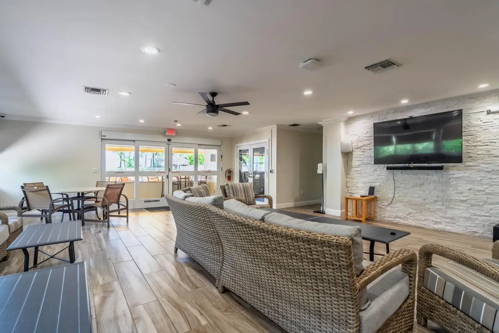 401 BRINY Avenue # 315, Pompano Beach FL 33062 photo 2