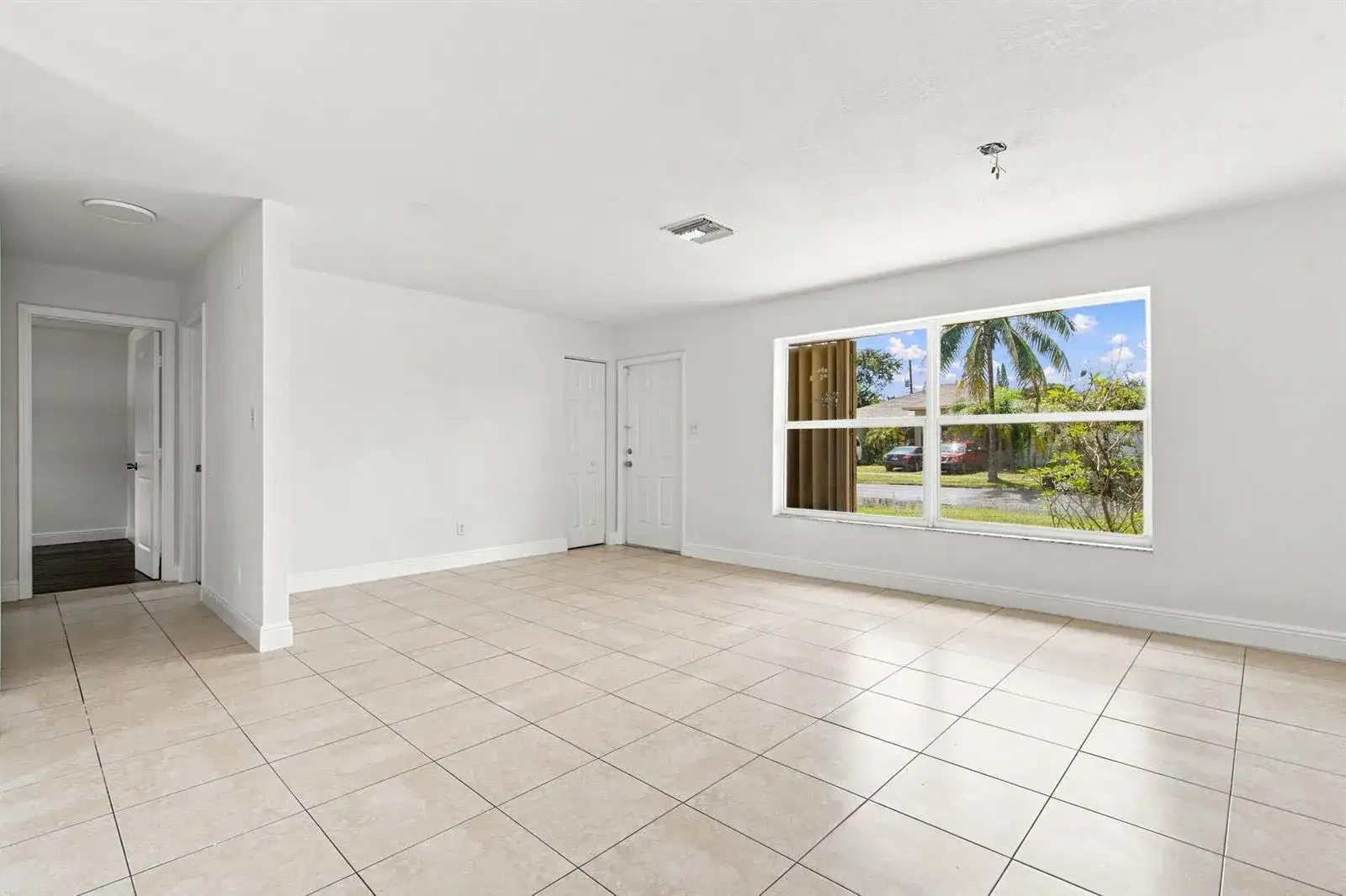399 SW 14TH Street, Deerfield Beach FL 33441 photo 4