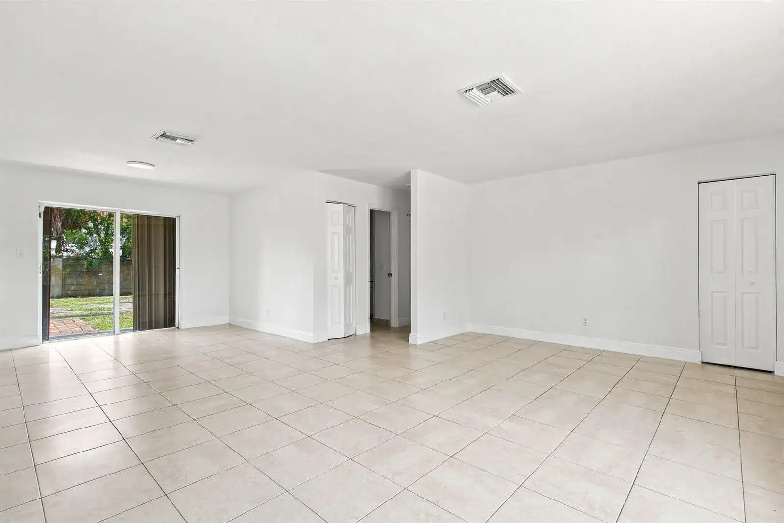 399 SW 14TH Street, Deerfield Beach FL 33441 photo 5