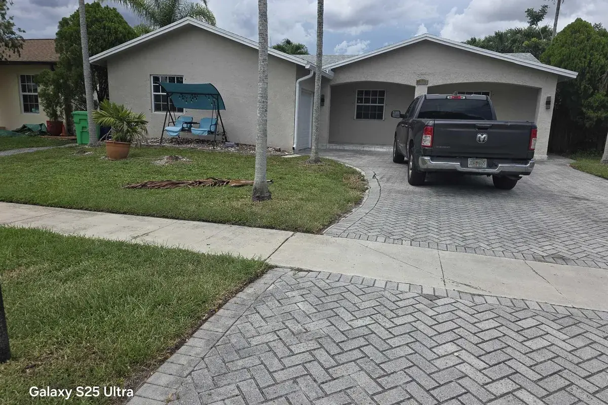 10975 NW 27th Place, Sunrise FL 33322