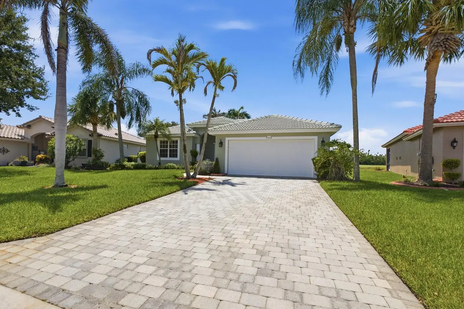 562 NW WAVERLY Circle, Port St. Lucie FL 34983 photo 3