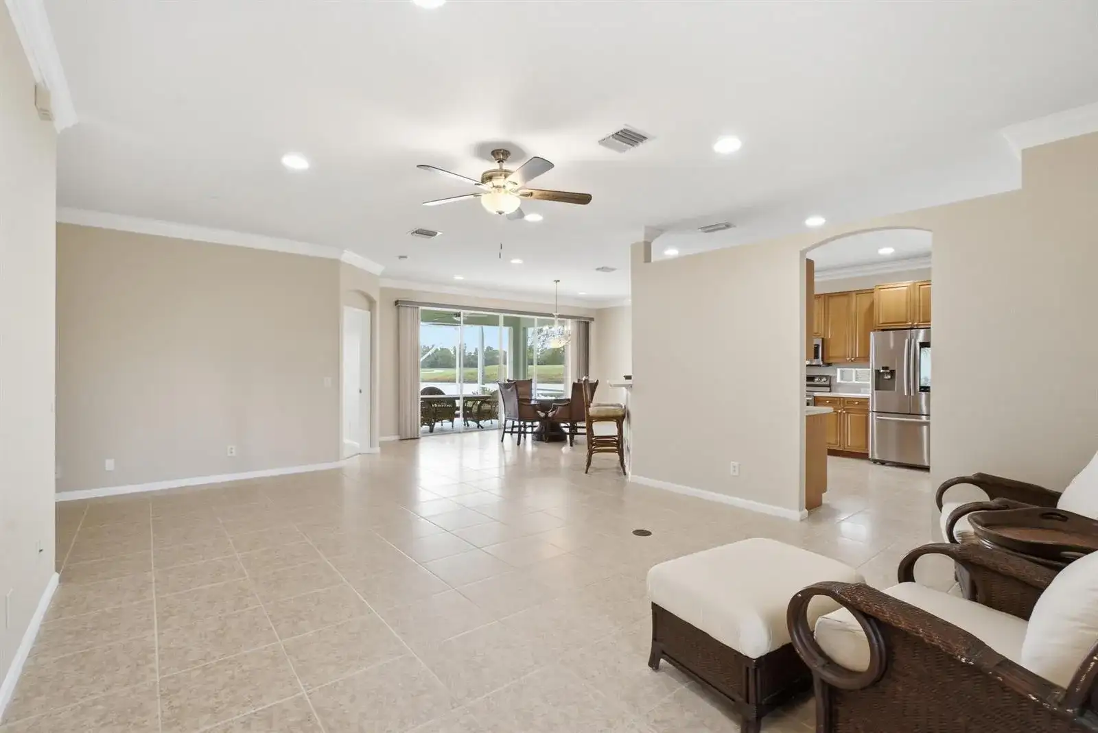 562 NW WAVERLY Circle, Port St. Lucie FL 34983 photo 5