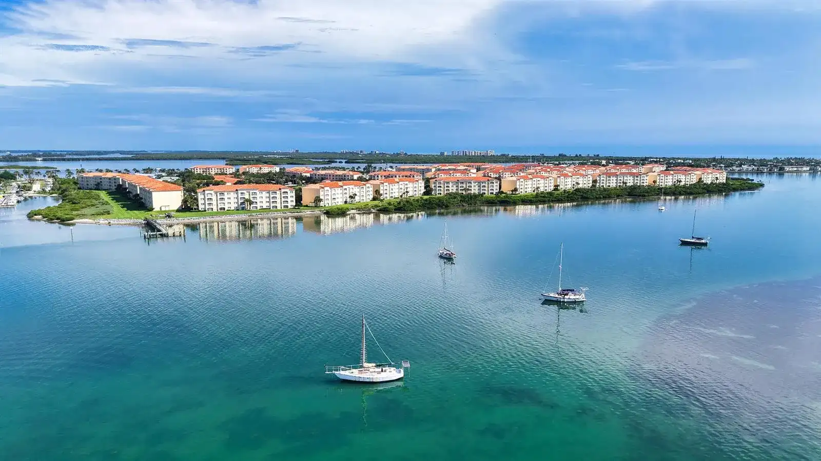 26 HARBOUR ISLE Drive W # 102, Fort Pierce FL 34949