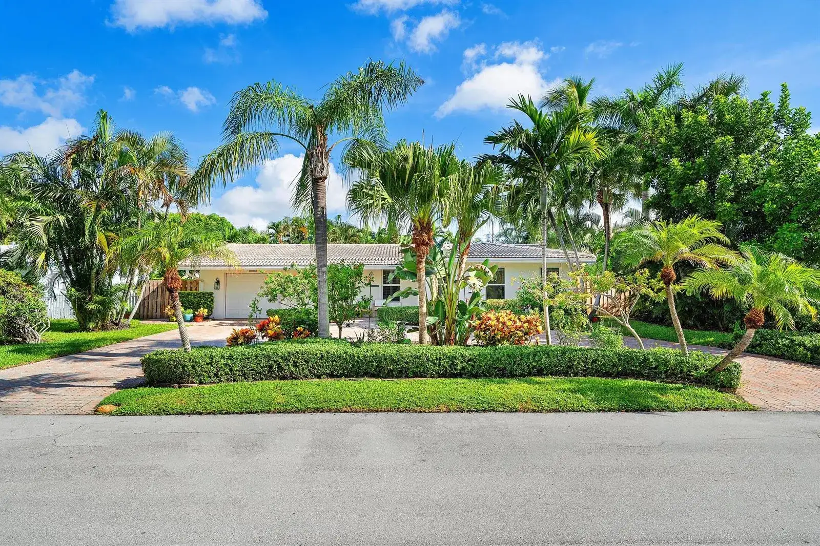 2641 NE 52nd Street, Lighthouse Point FL 33064 photo 2