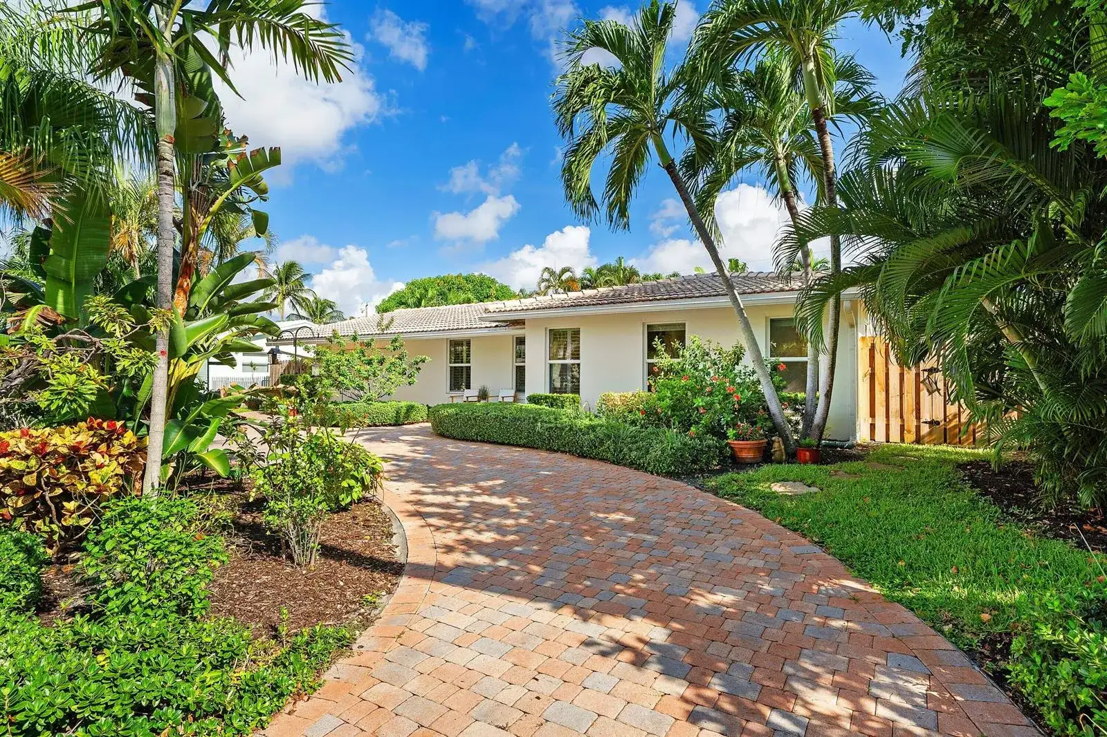 2641 NE 52nd Street, Lighthouse Point FL 33064 photo 3