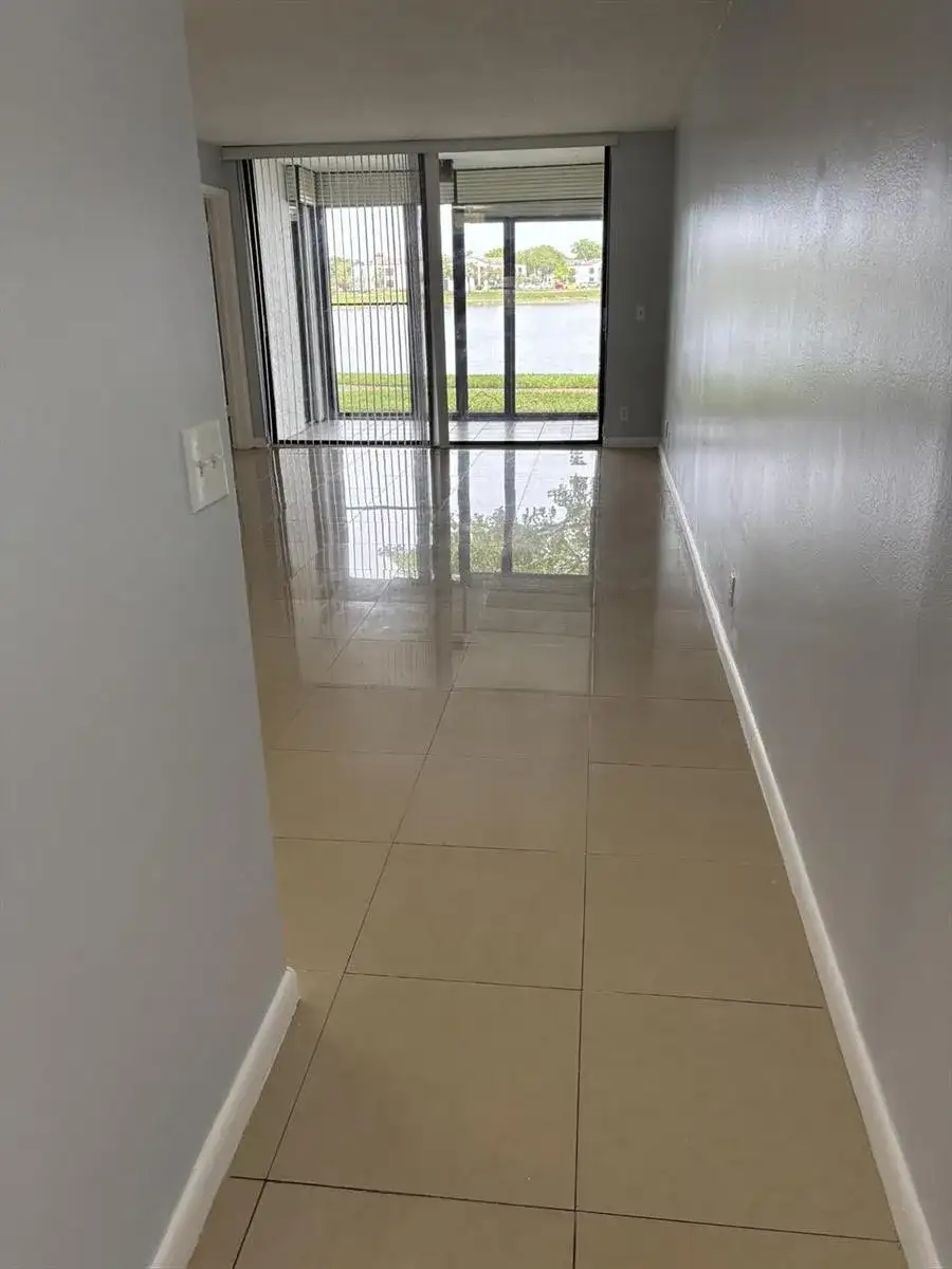 201 Lake Pointe Drive # 107, Oakland Park FL 33309 photo 4