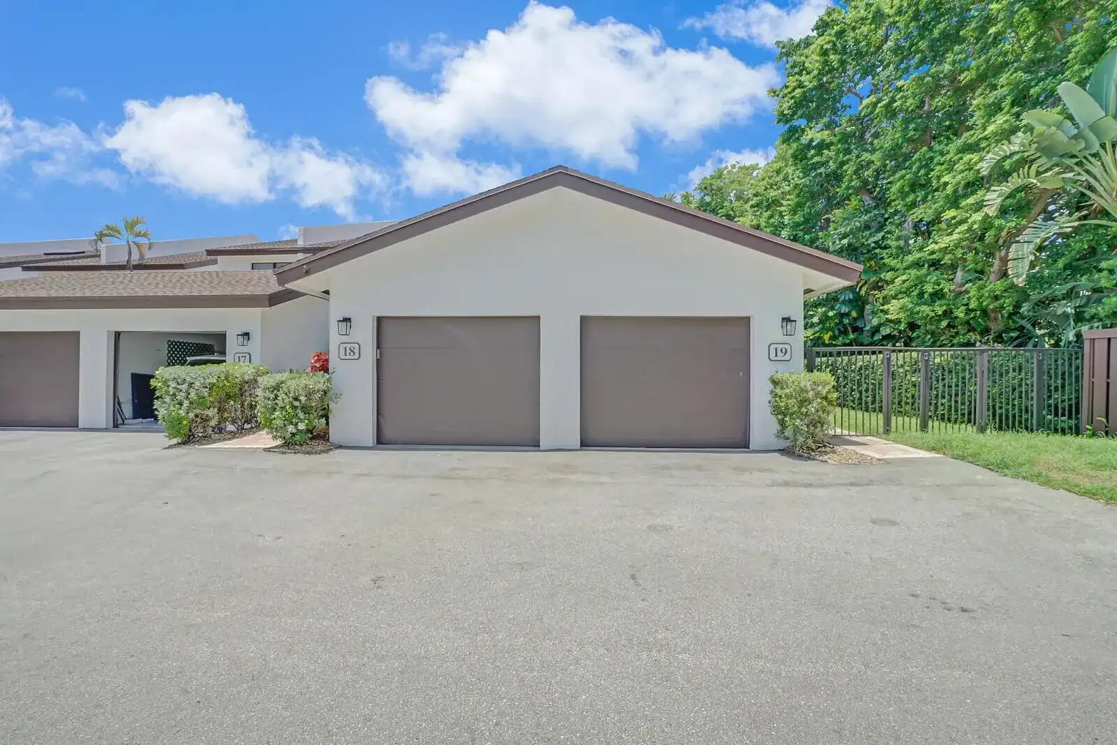 1301 N RIVERSIDE Drive # 19, Pompano Beach FL 33062