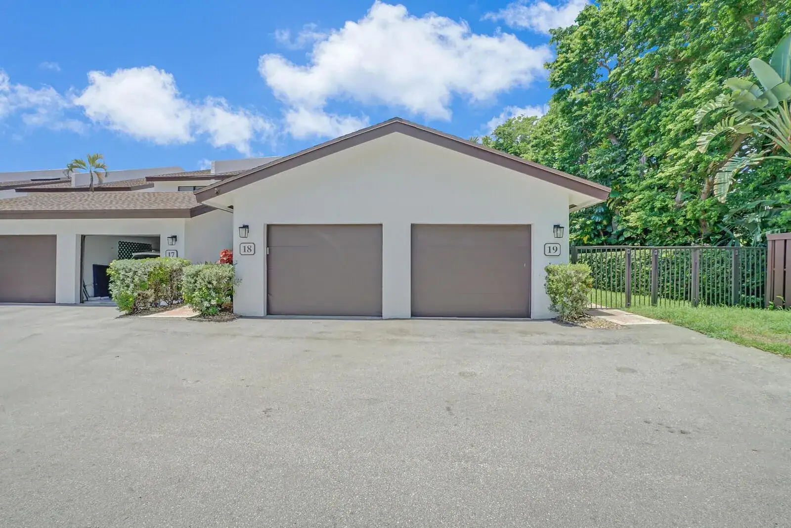 1301 N RIVERSIDE Drive # 19, Pompano Beach FL 33062
