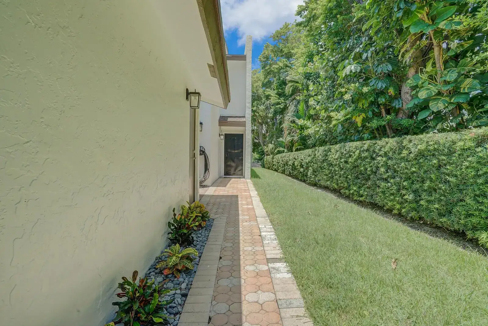 1301 N RIVERSIDE Drive # 19, Pompano Beach FL 33062 photo 4